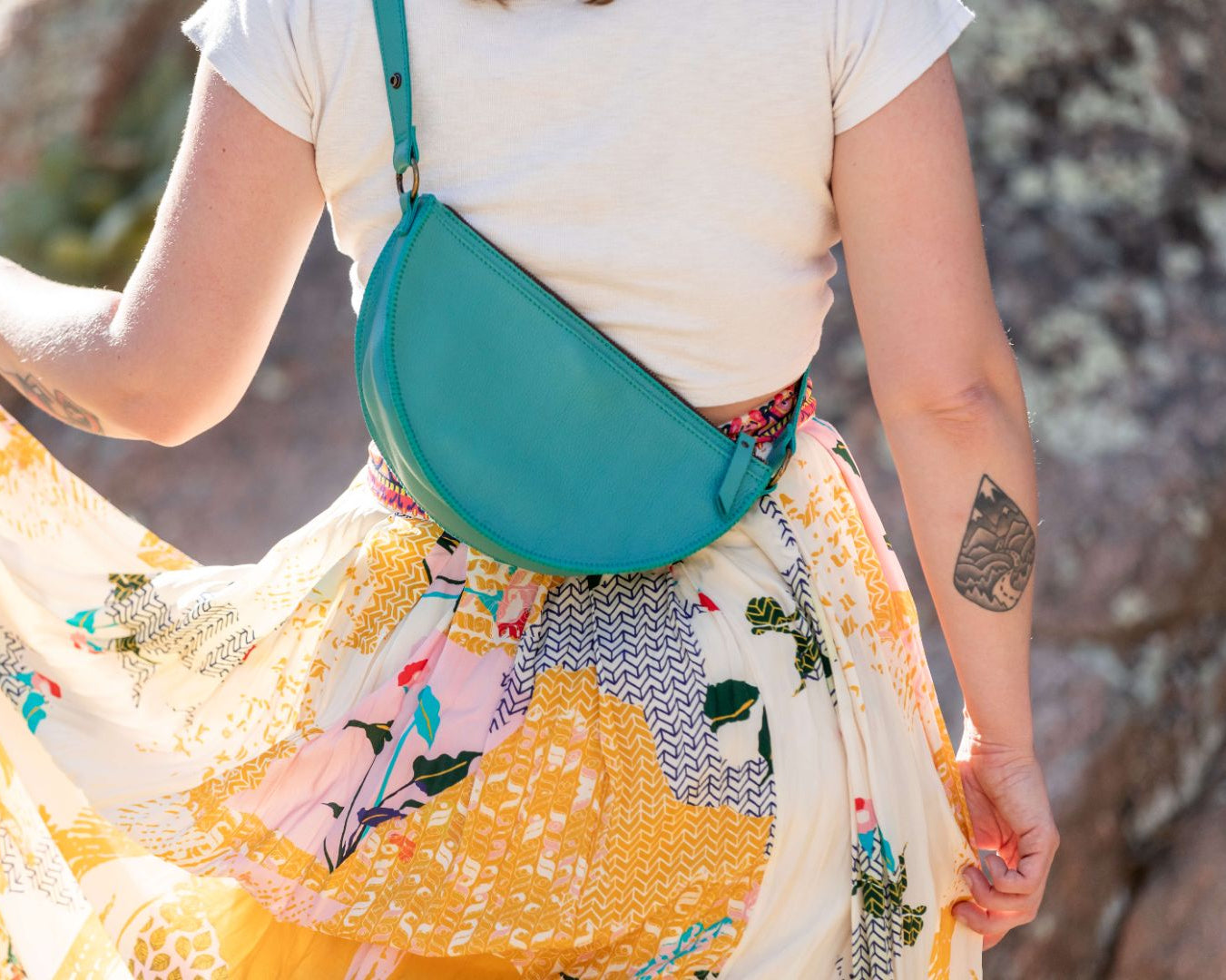 Medium turquoise leather bag