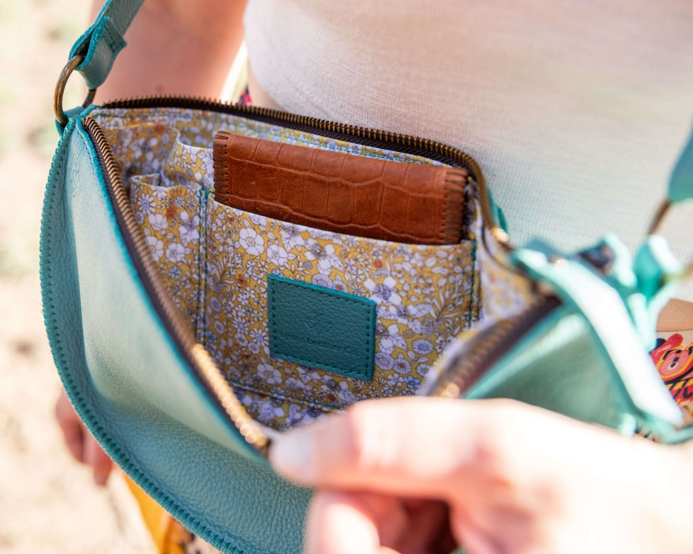 Medium turquoise leather bag