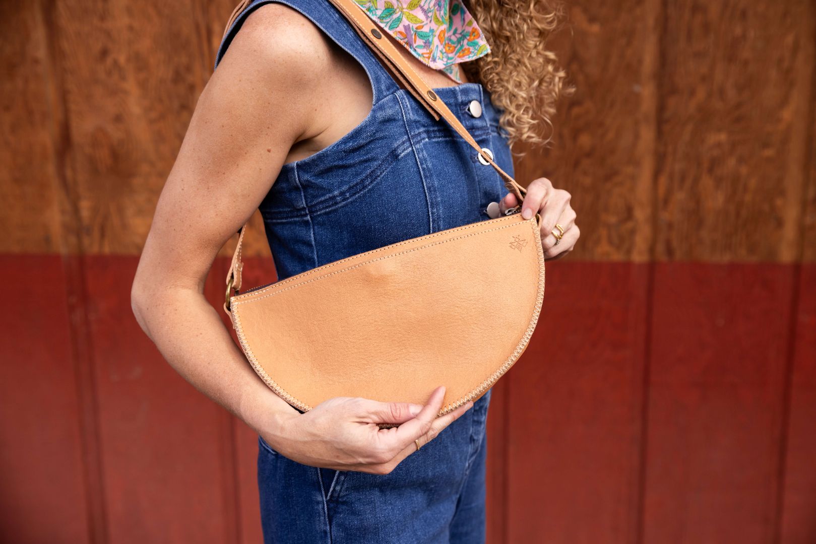 Medium natural leather bag in blush