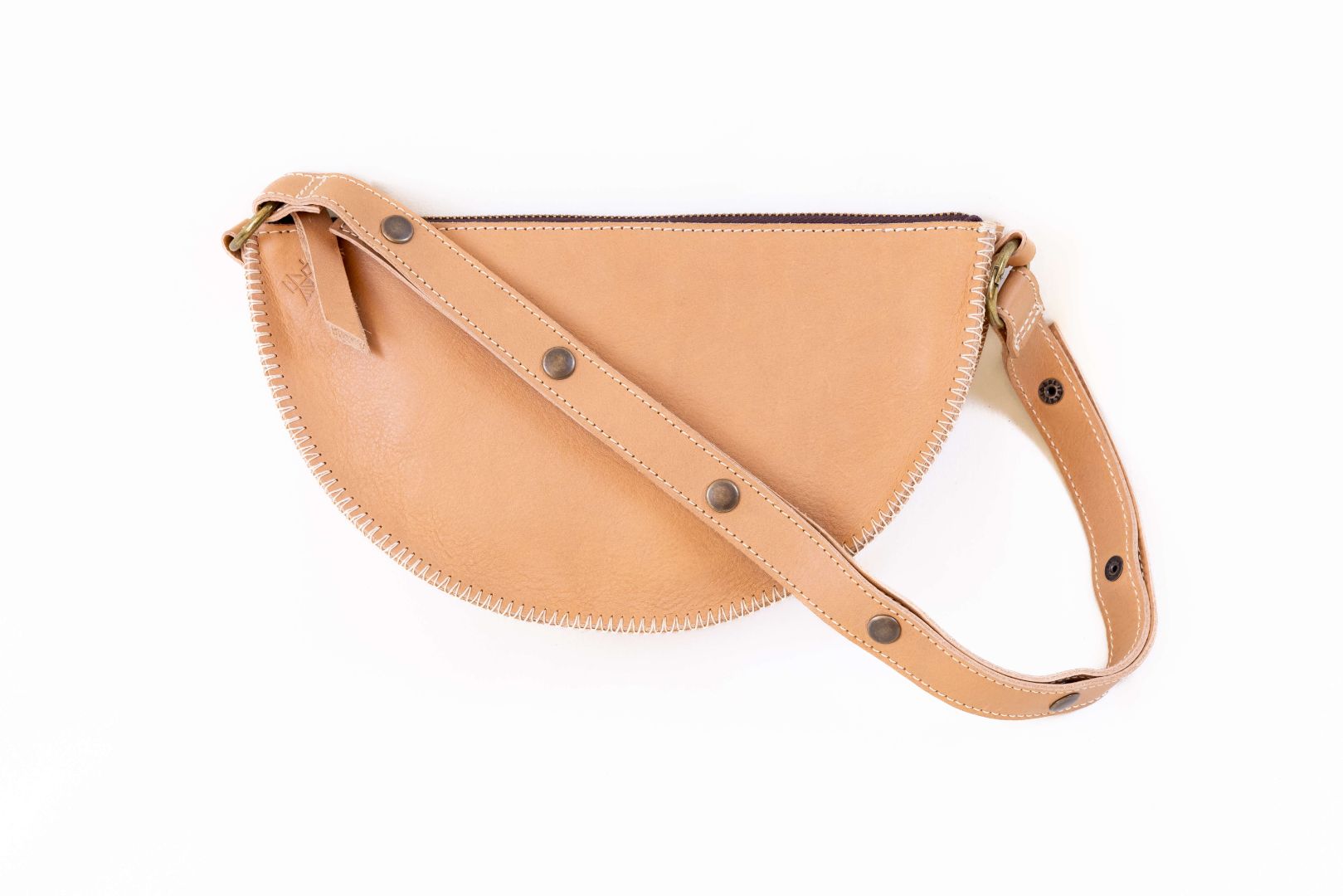 Small natural leather bag in blush