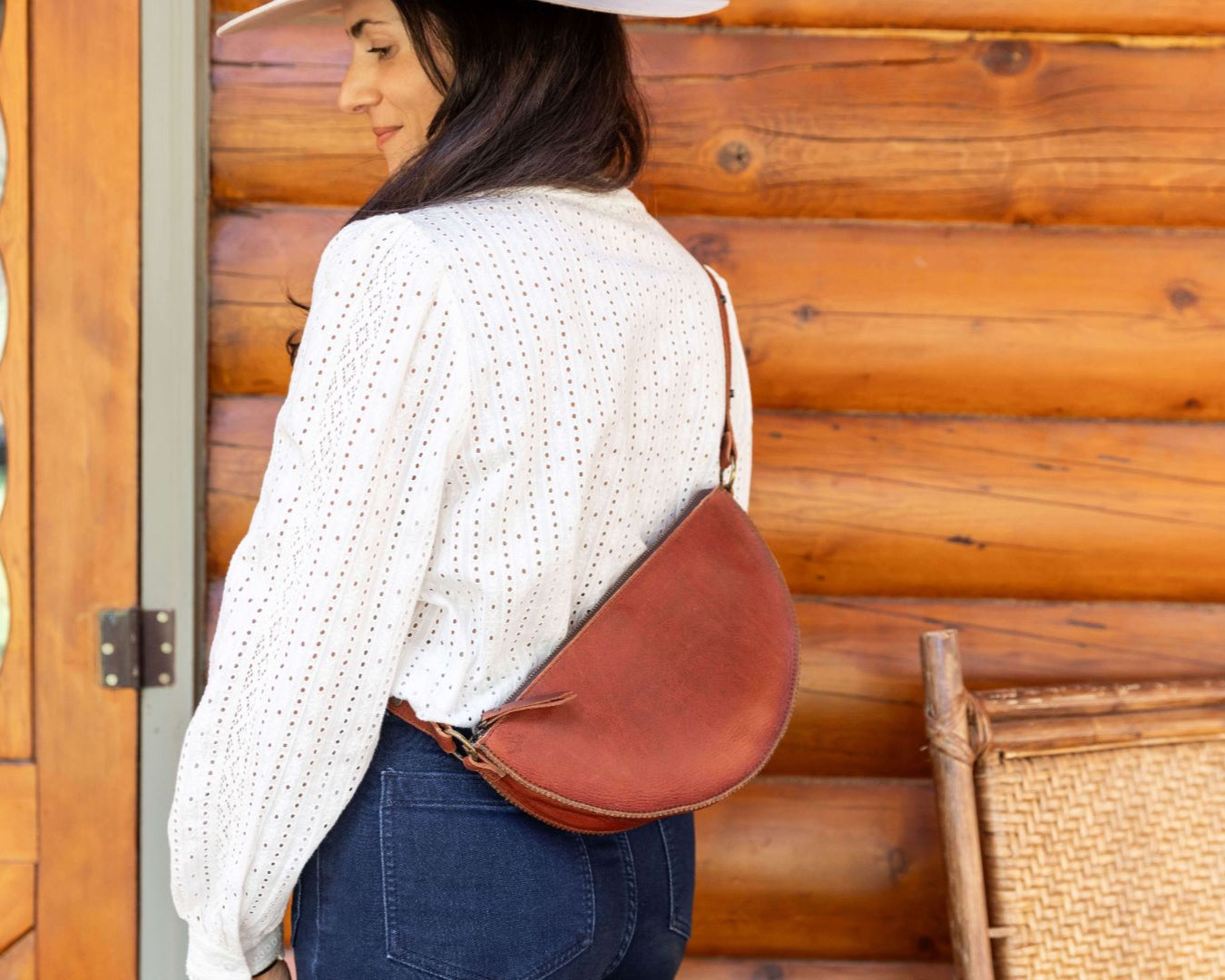 Medium cognac leather bag, crossbody bag