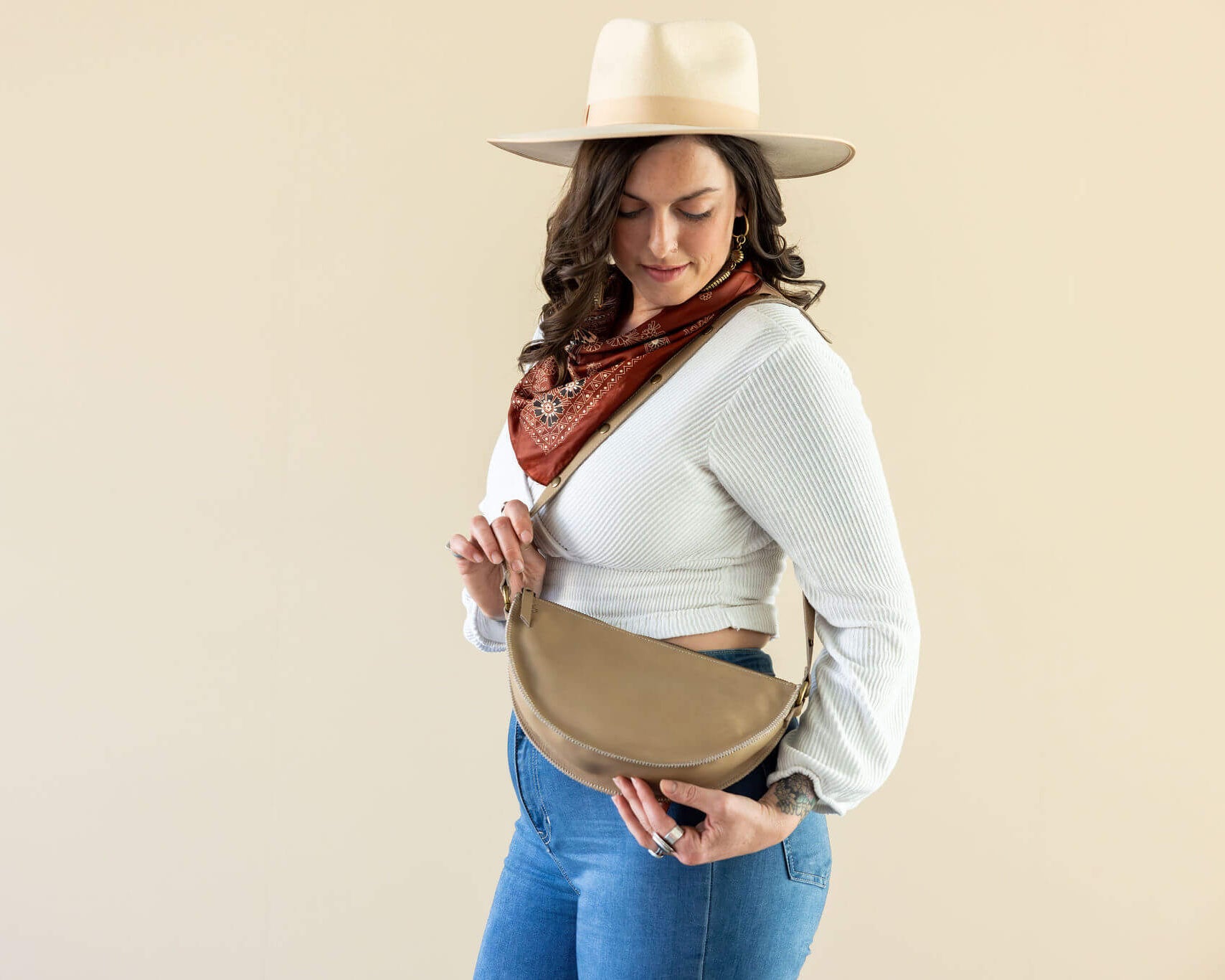 Medium tan leather bag, Shoulder bag
