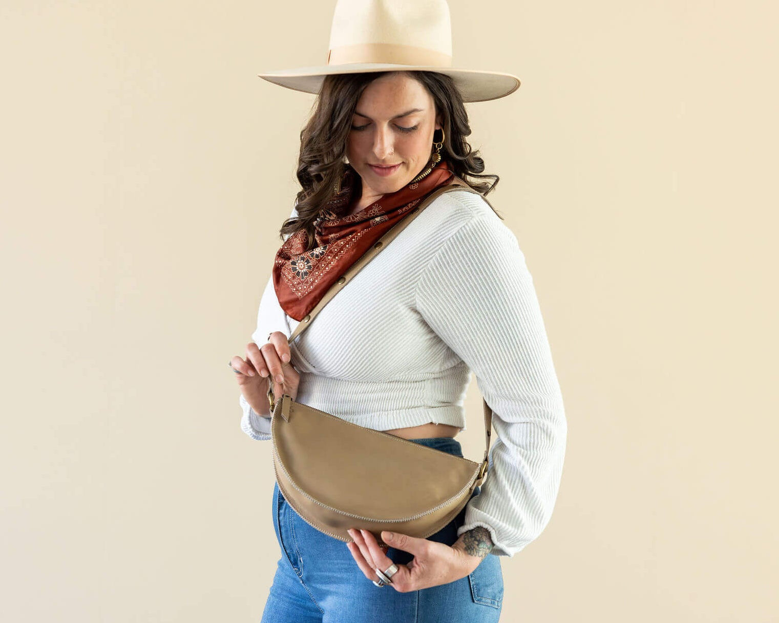 Medium tan leather bag, Shoulder bag