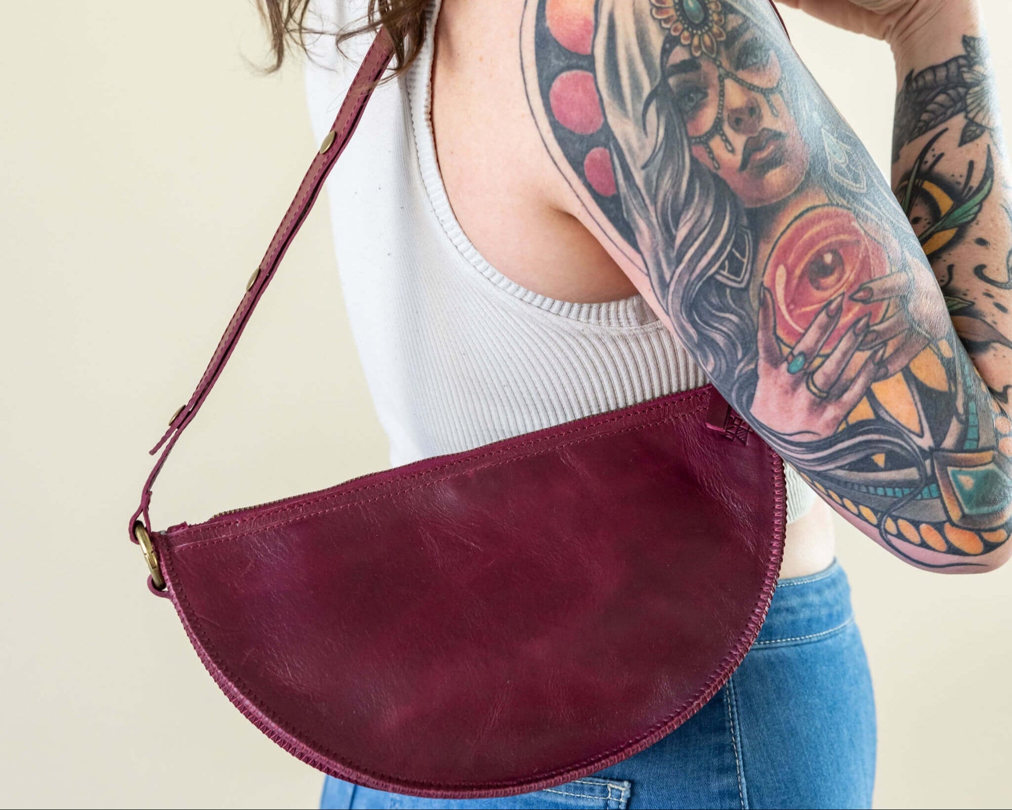Medium cherry red leather pouch, Shoulder bag