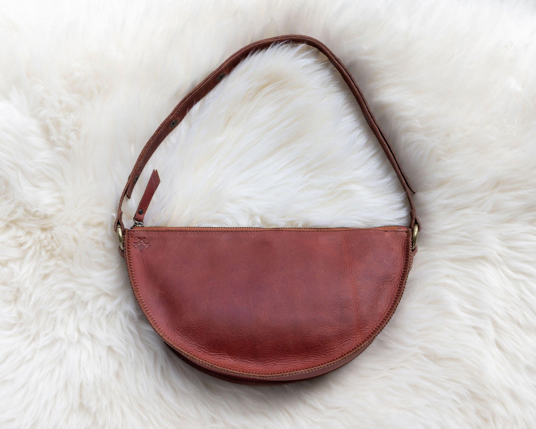 Medium cognac leather bag