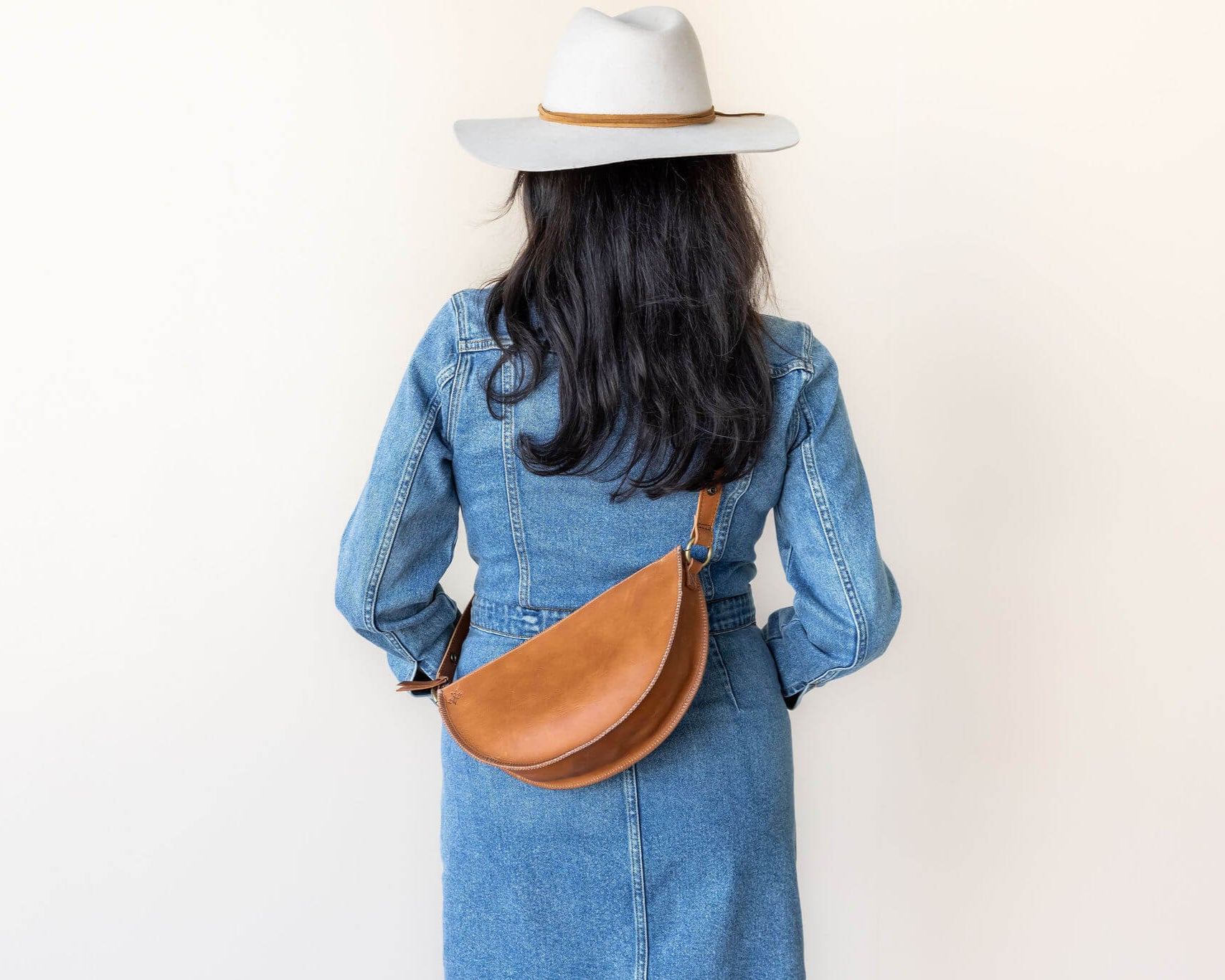 Medium honey leather crossbody bag