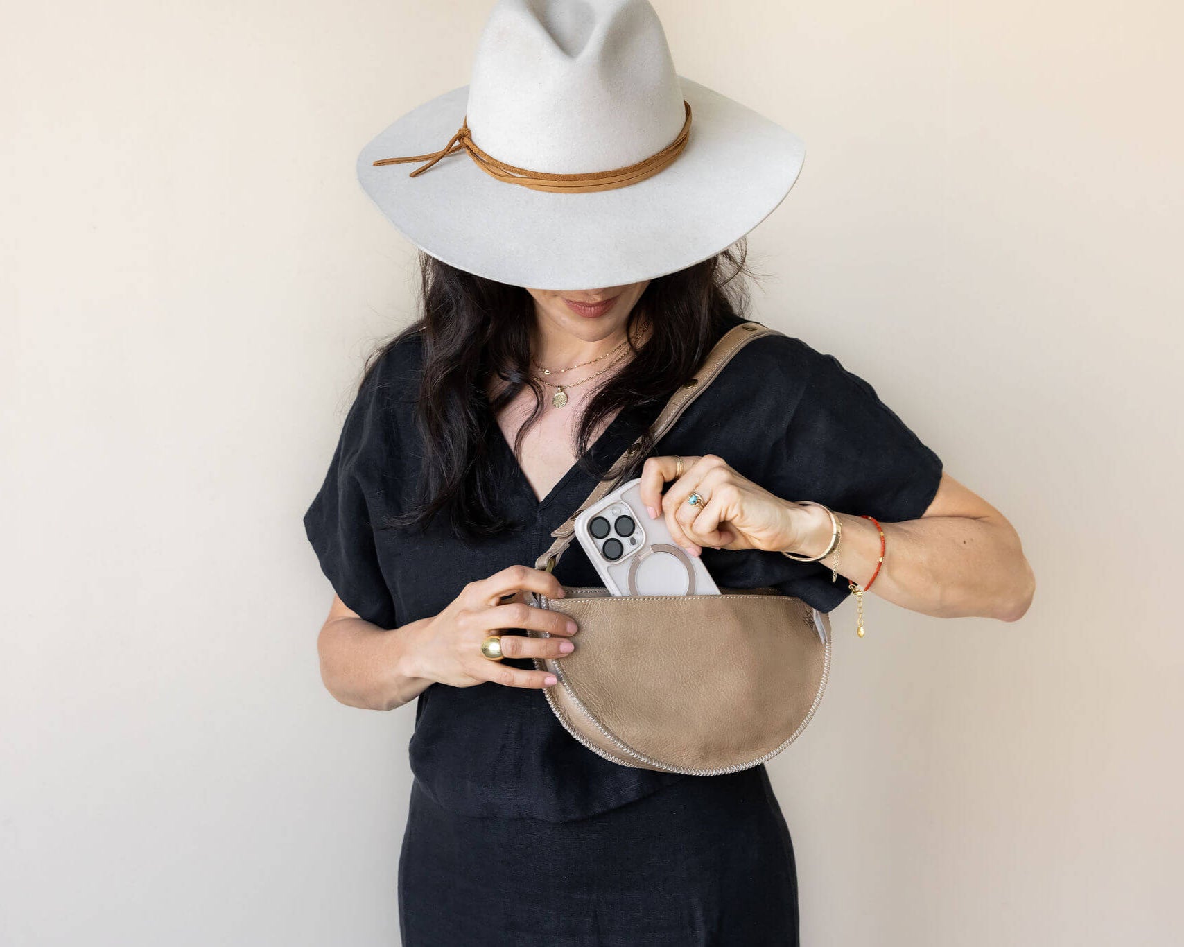 Small tan leather bag, Shoulder bag