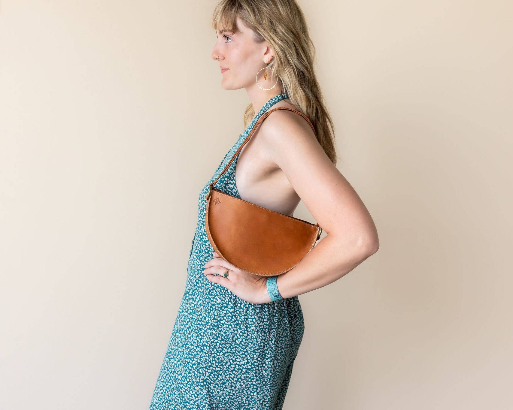 Small honey leather pouch, shoulder bag