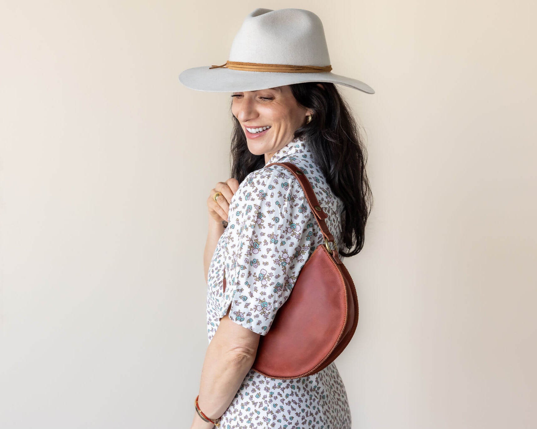 Small cognac leather bag, shoulder bag