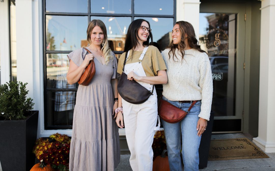 The perfect bag, Black leather pouch, Cognac leather bag, Honey leather, Brown leather pouch