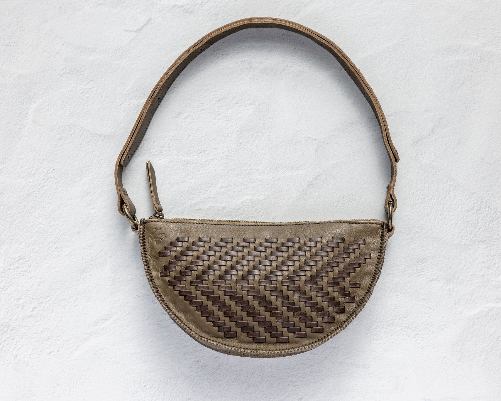 The Woven Sage & Espresso Bee, front view