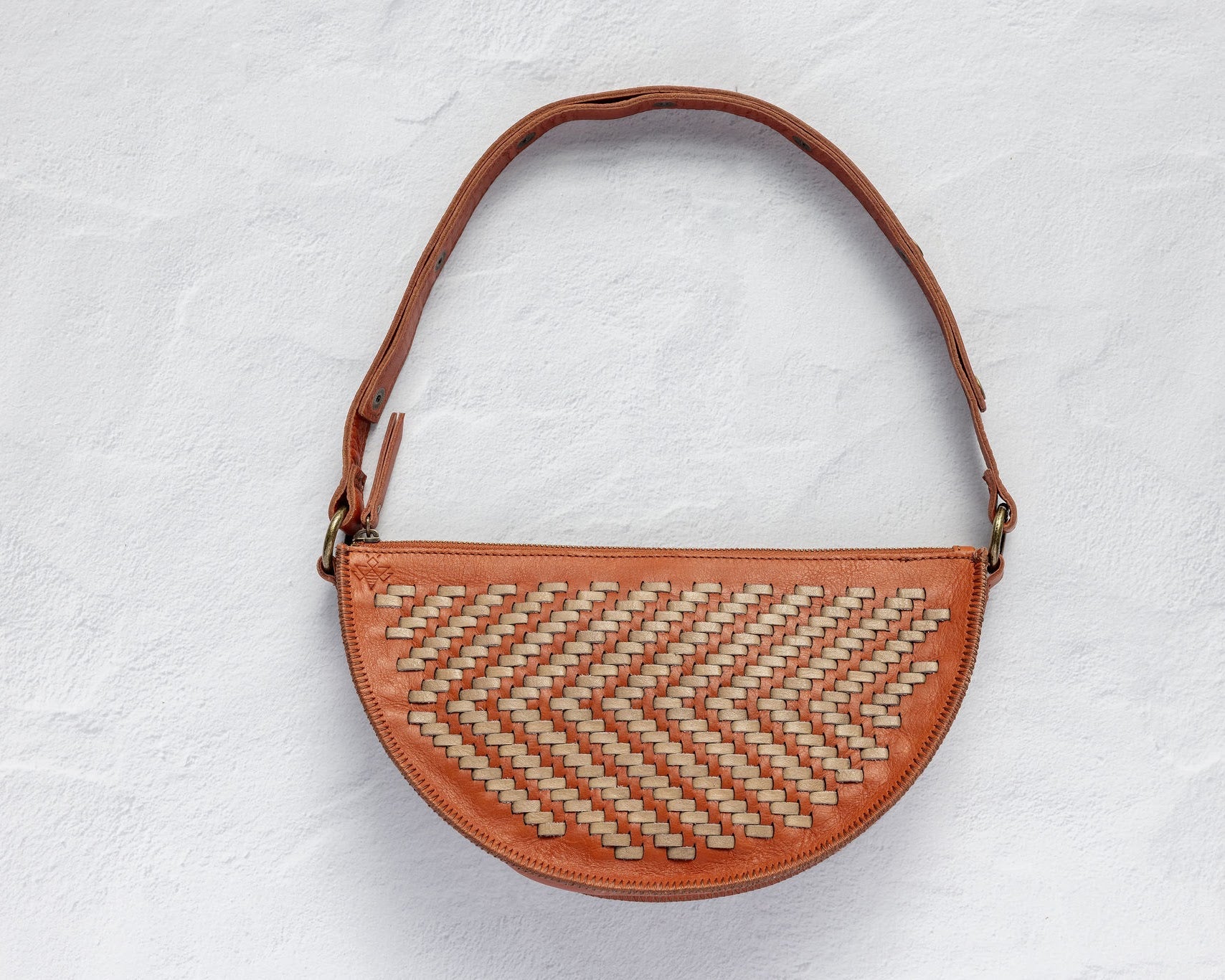 The Woven Terracotta & Seashell Biggie Bee, front view