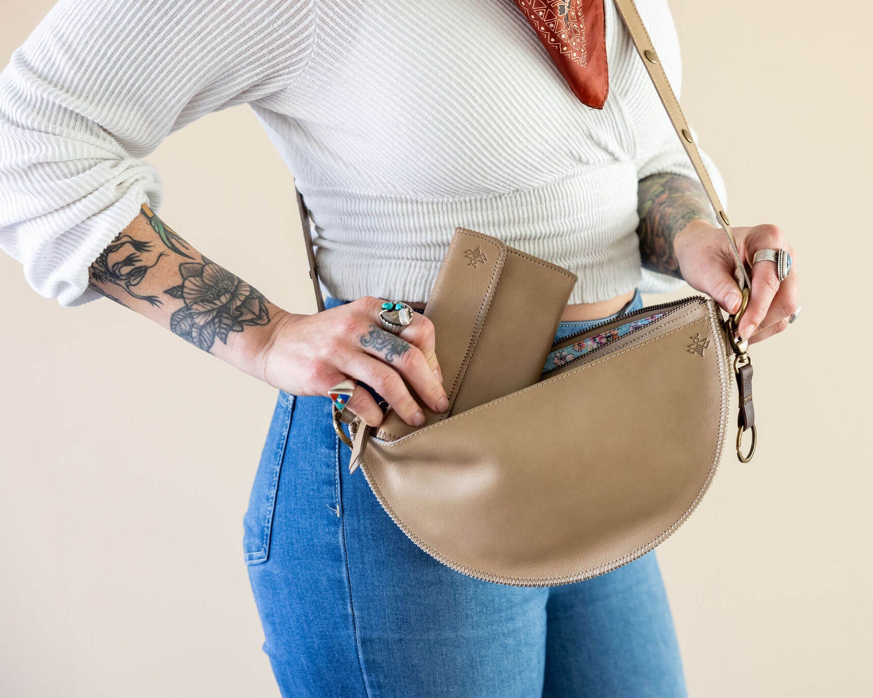 Medium tan leather bag, Crossbody bag
