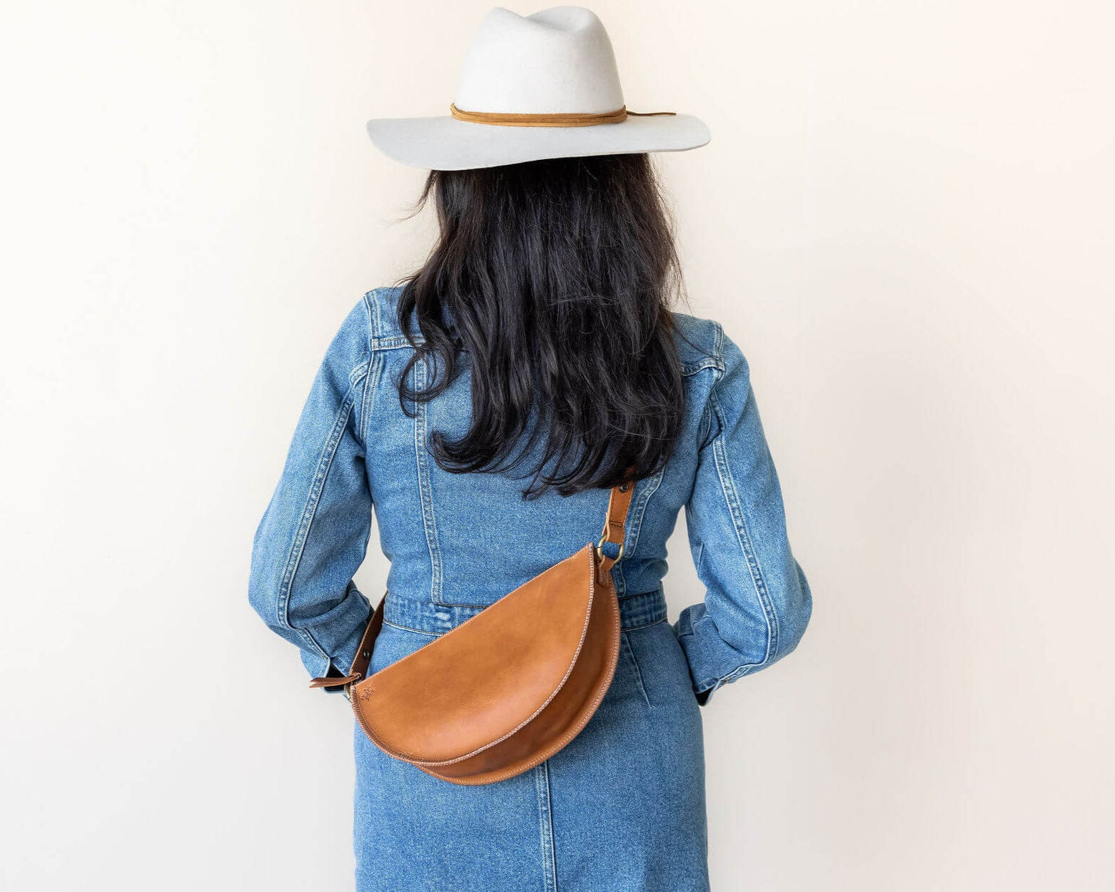 Medium honey leather crossbody bag