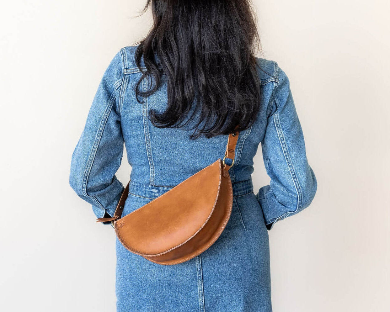 Medium honey leather crossbody bag