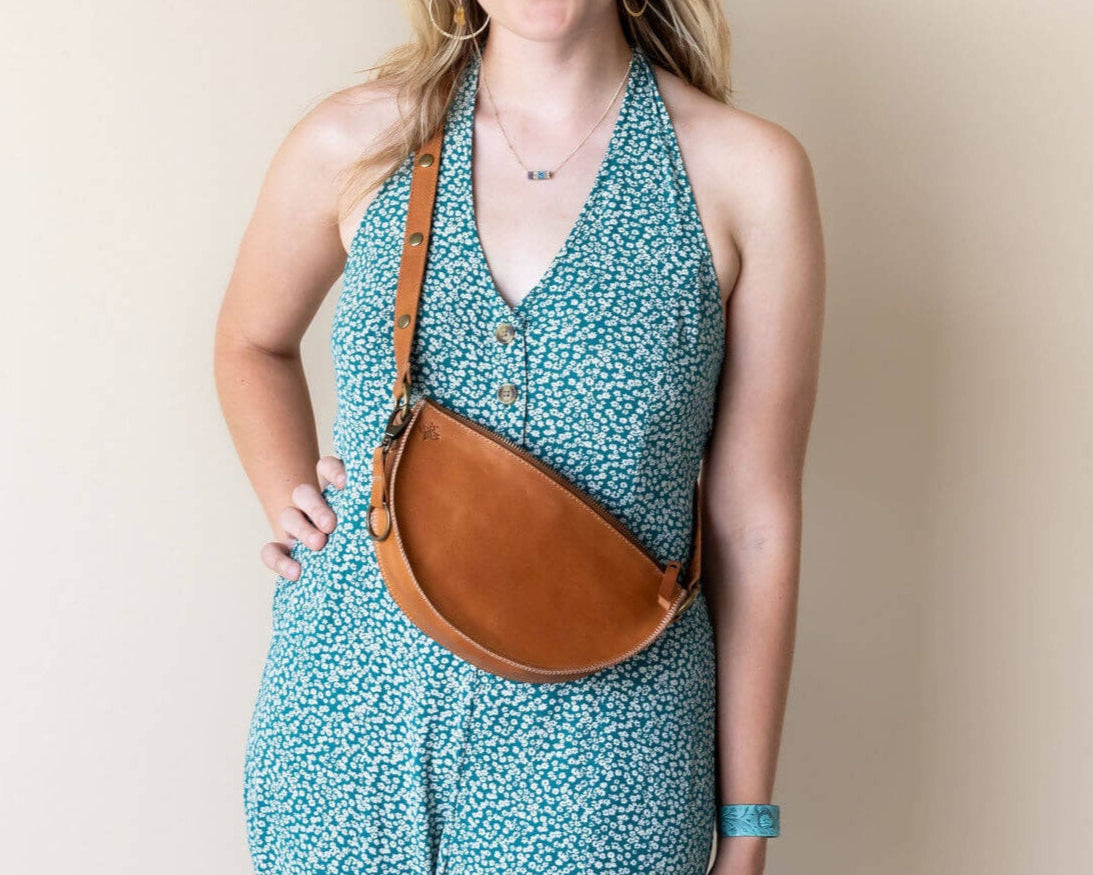 Small honey leather pouch, crossbody bag