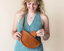 Small honey leather pouch, crossbody bag