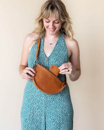 Small honey leather pouch, crossbody bag