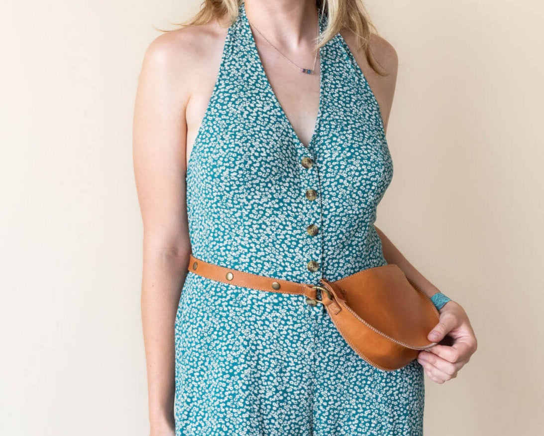 Small honey leather pouch, belt bag