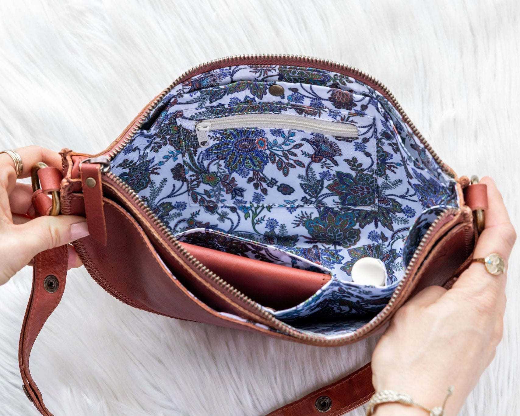 Cognac Queen Bee | Large Convertible Leather Bag | Lyons Leather Co.