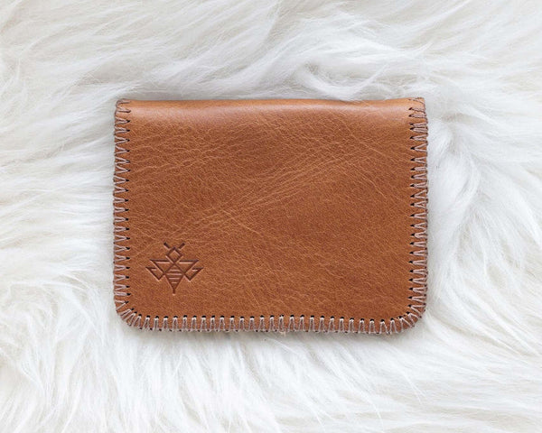 【新品未開封】LUXURY MATERIAL HERITAGE WALLET Honey Daily Wallet | Compact Leather Wallet | Lyons Leather Co.
