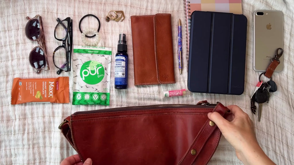 Large cognac leather crossbody bag packing video