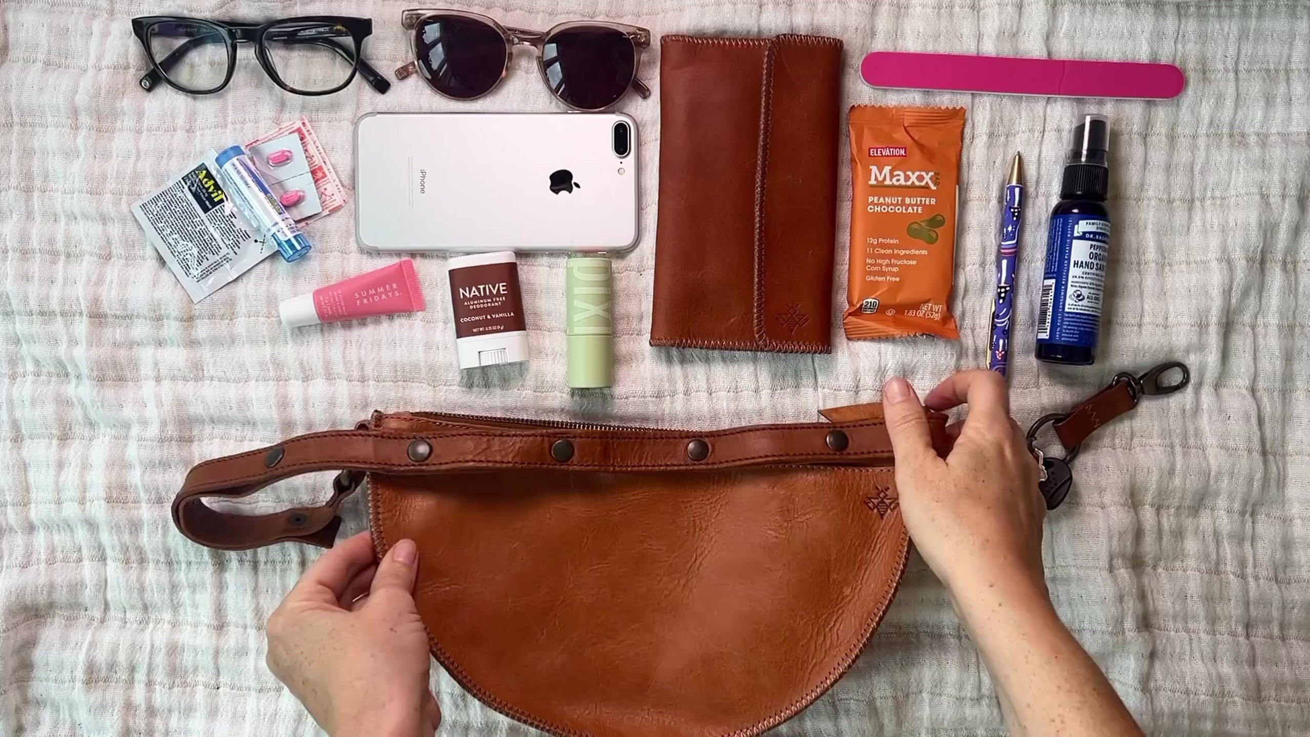 Medium honey leather crossbody bag packing video