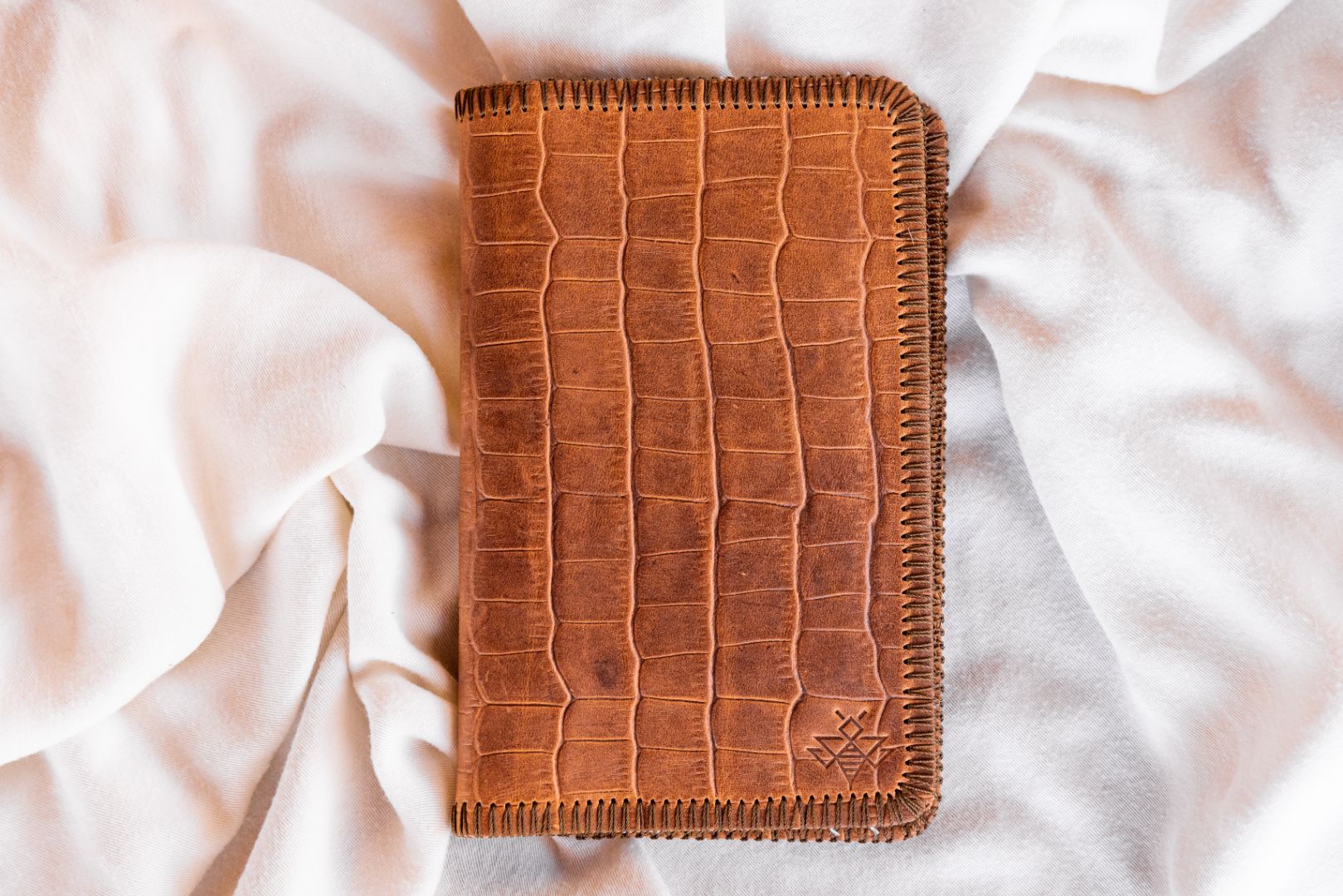 Limited Edition: Croc Travel Wallet - Lyons Leather Co.